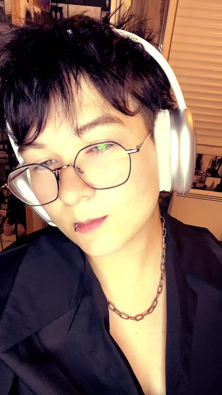 @YᑌKOᑎ