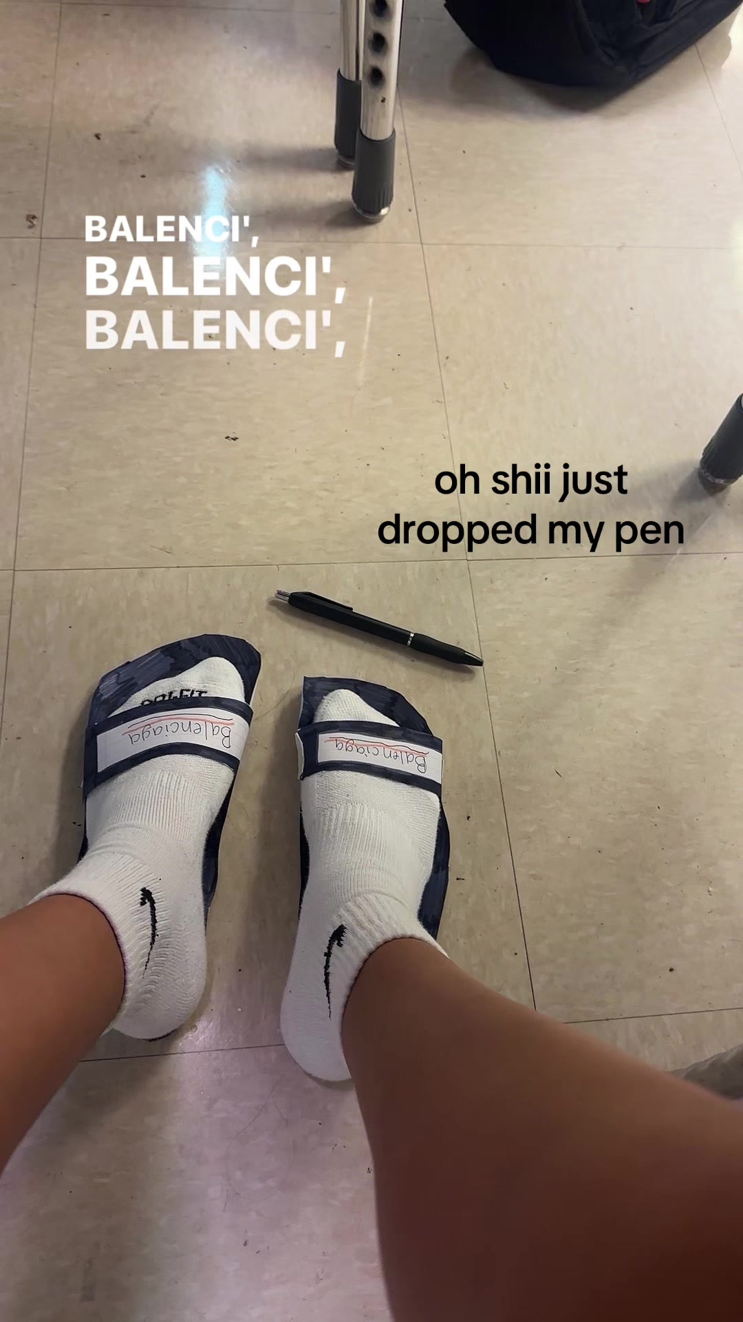 @✌️