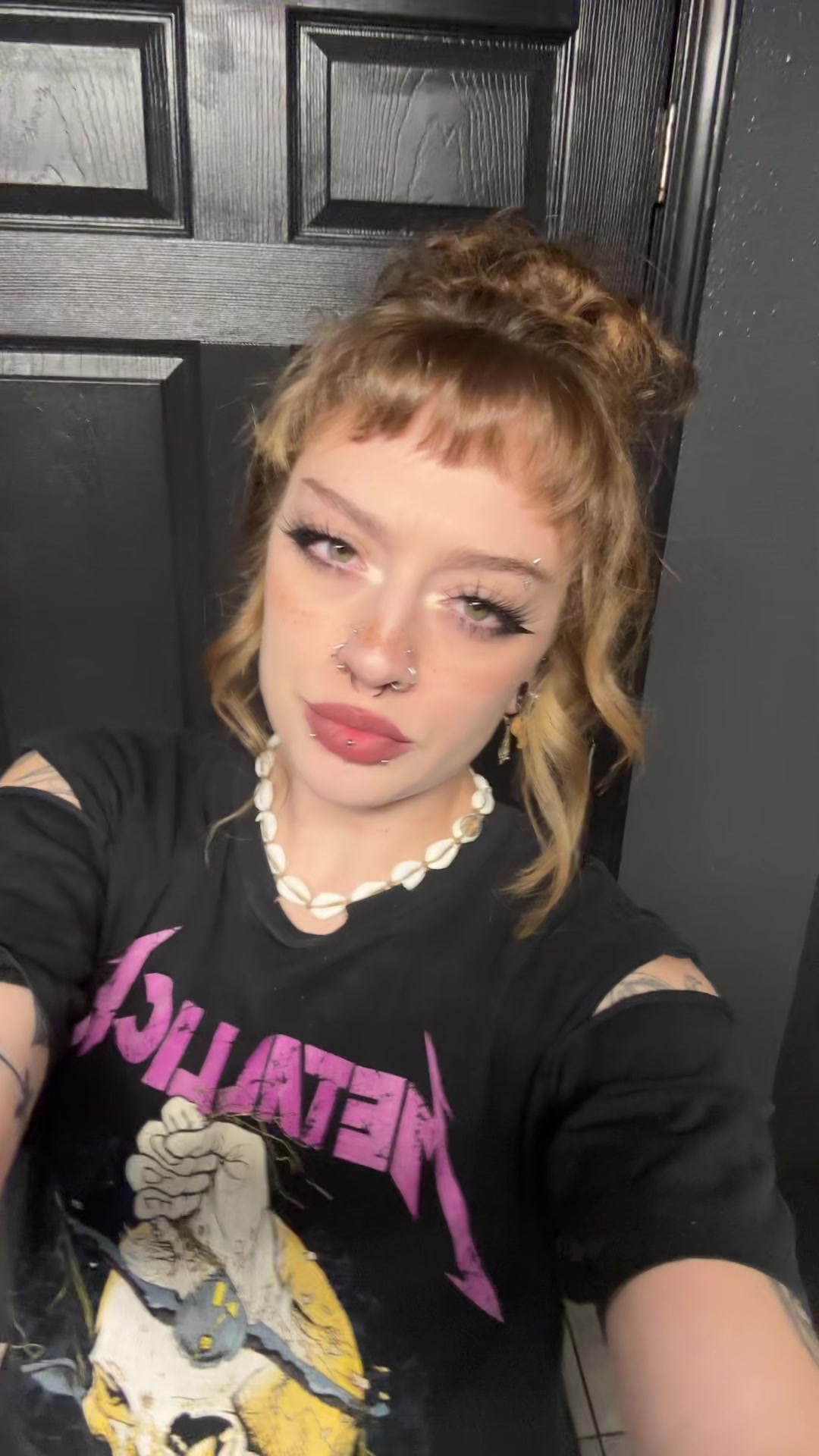 @batshitbloodybailey