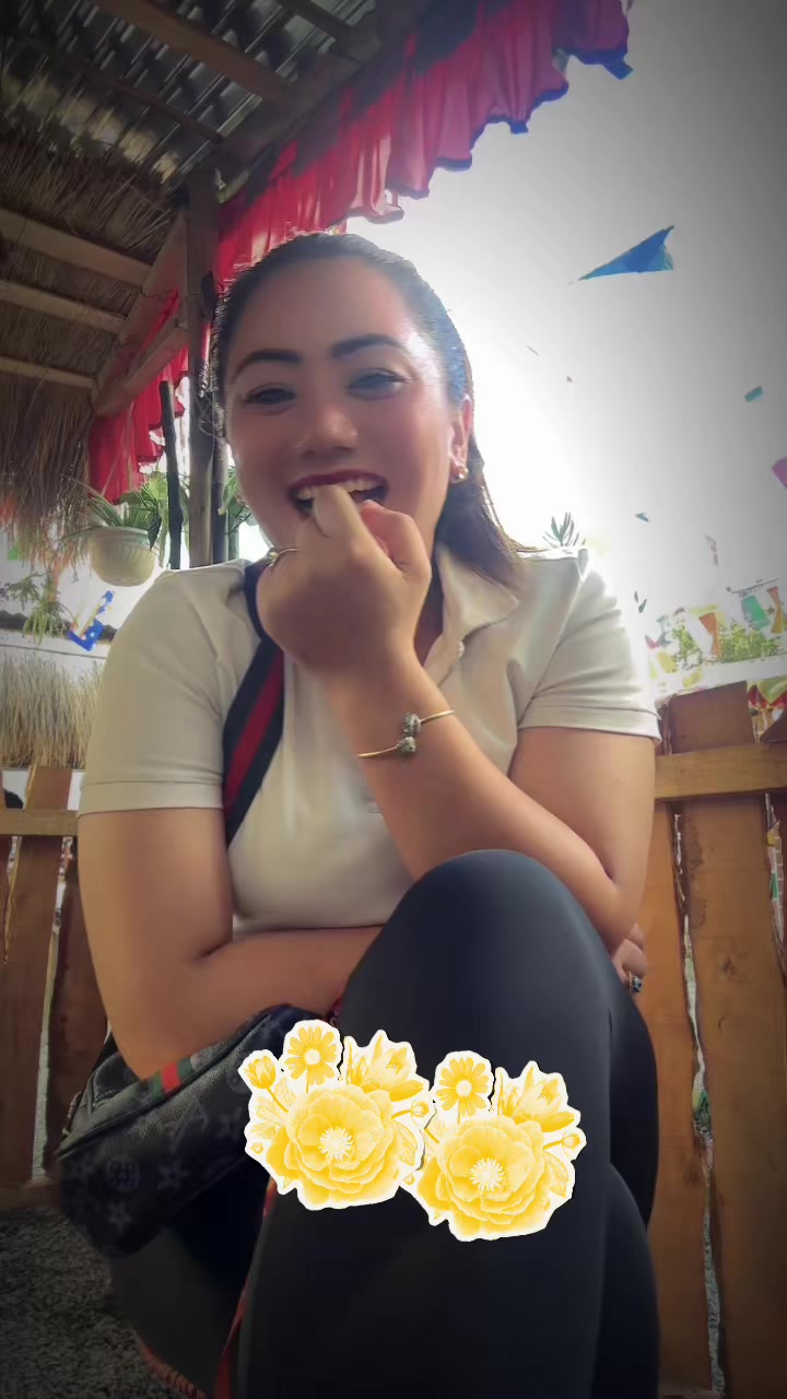 @Hira Maya Waiba