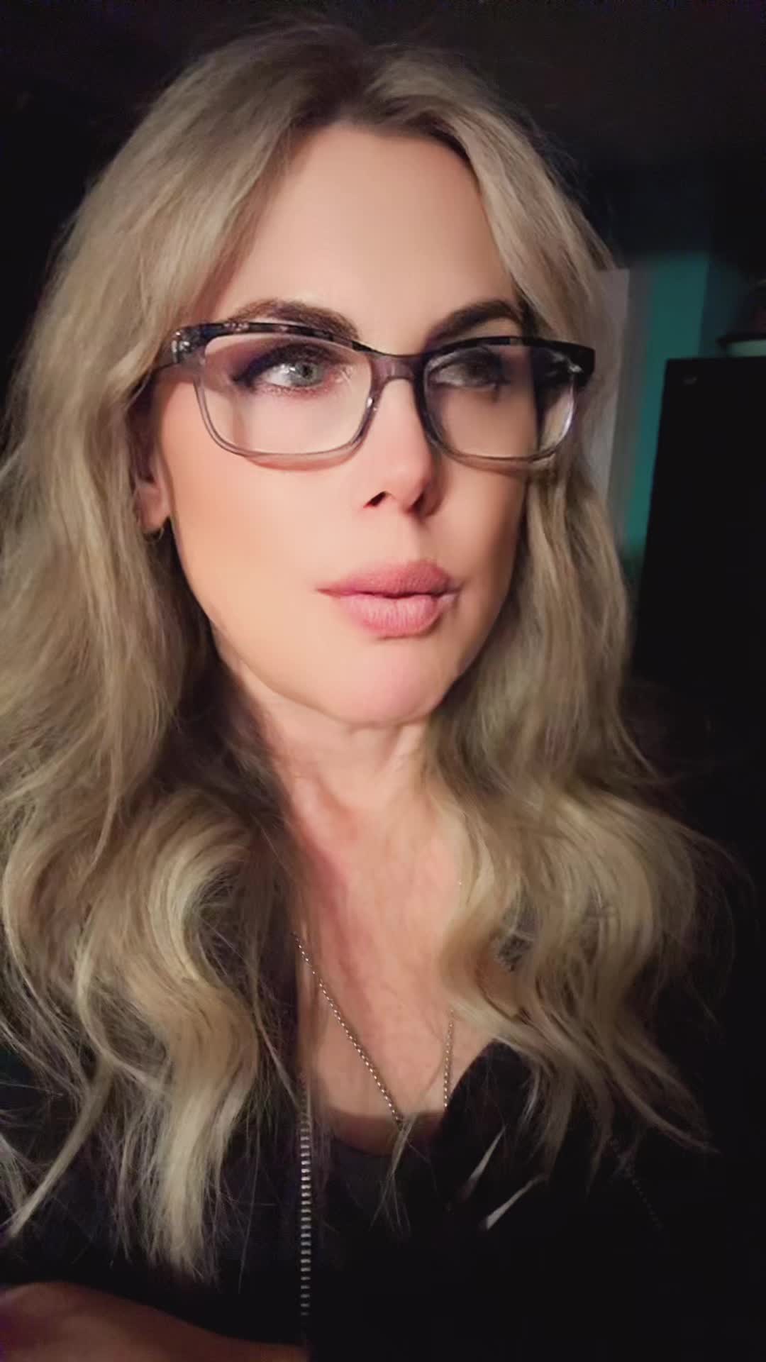 @alluria_khaluna