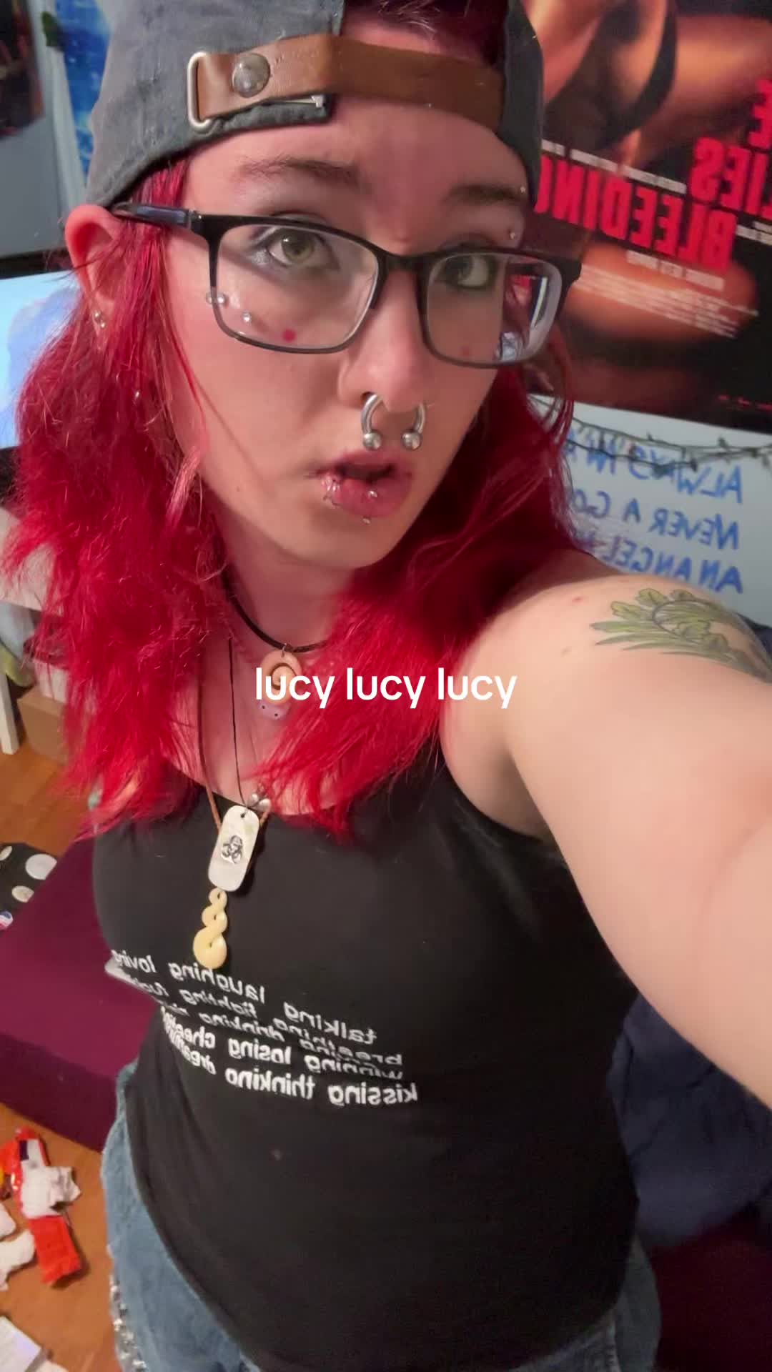 @armless.cum.circle