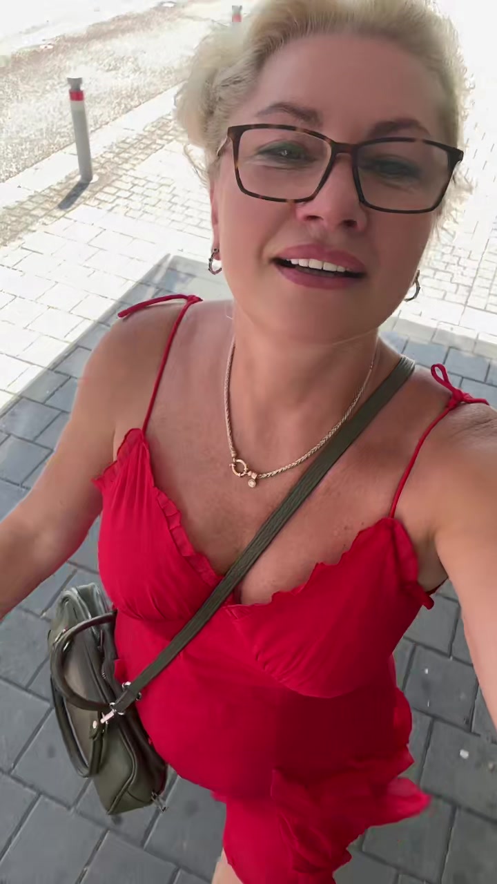 @Elena Reinhart