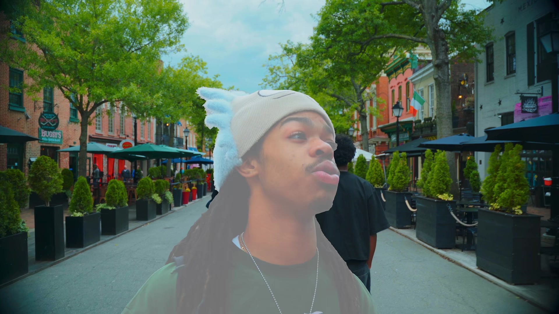 @🎧