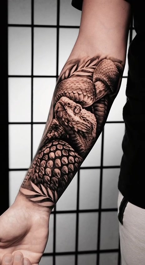 @Neon Tattoo Bonn