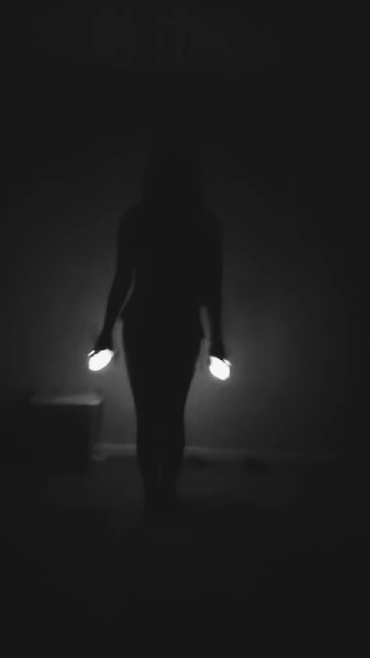 @lizoneil