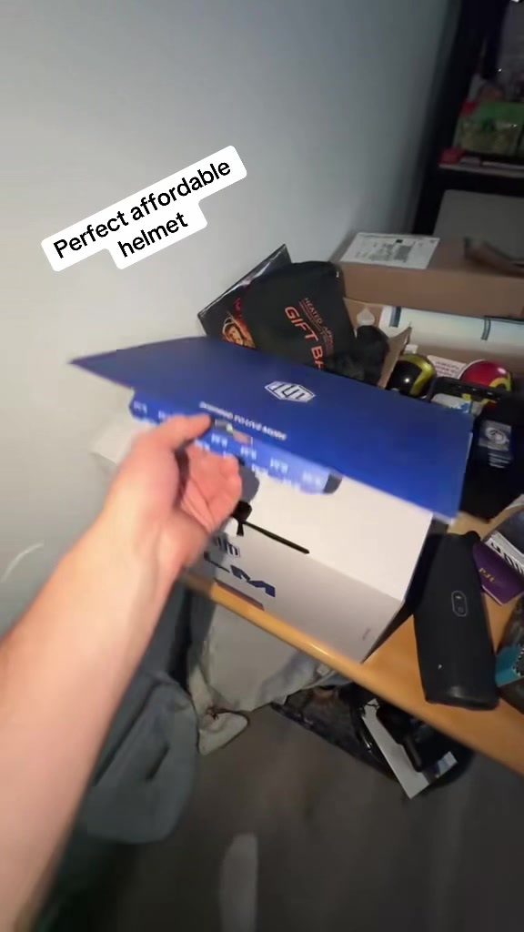 @Xeno