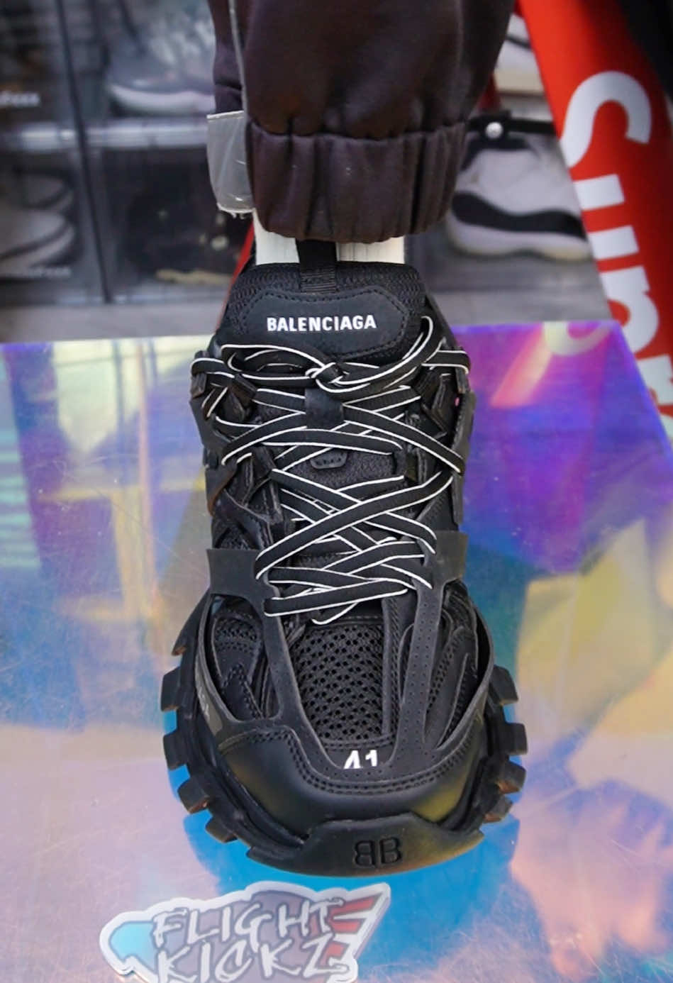 @Lacedsneaker