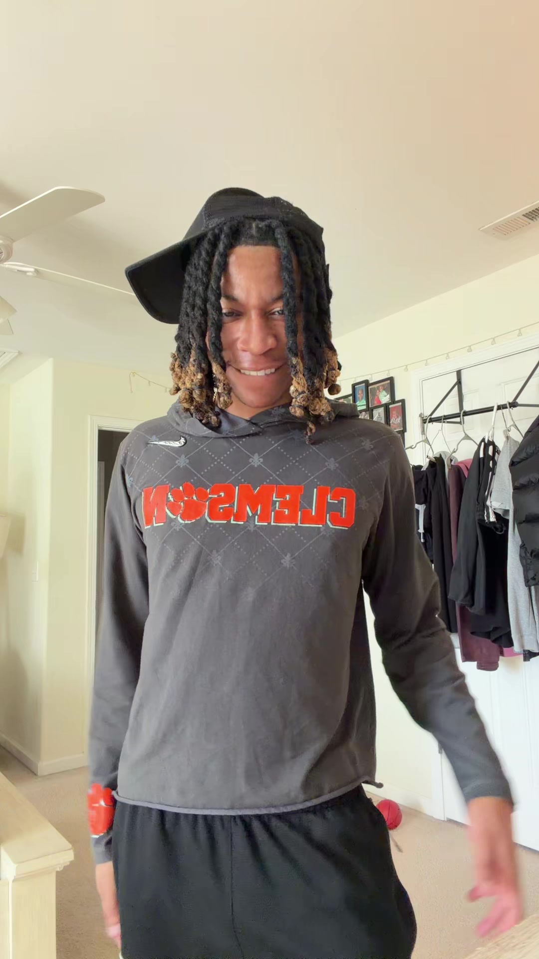 @privlifeofzay