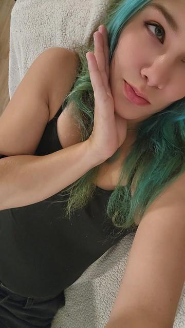 @Thegirlwiththecursemark