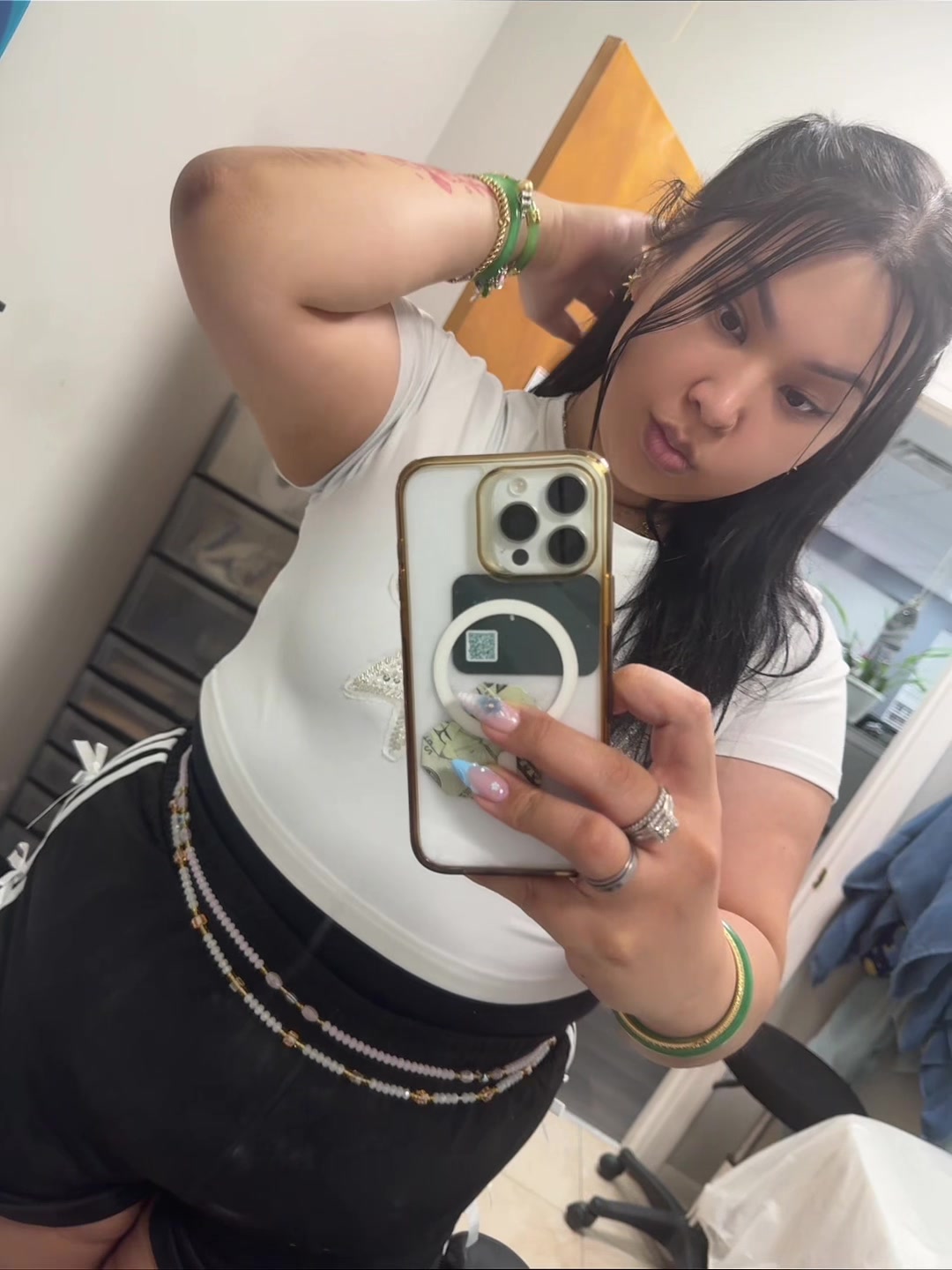 @pretty_jenni_vibes
