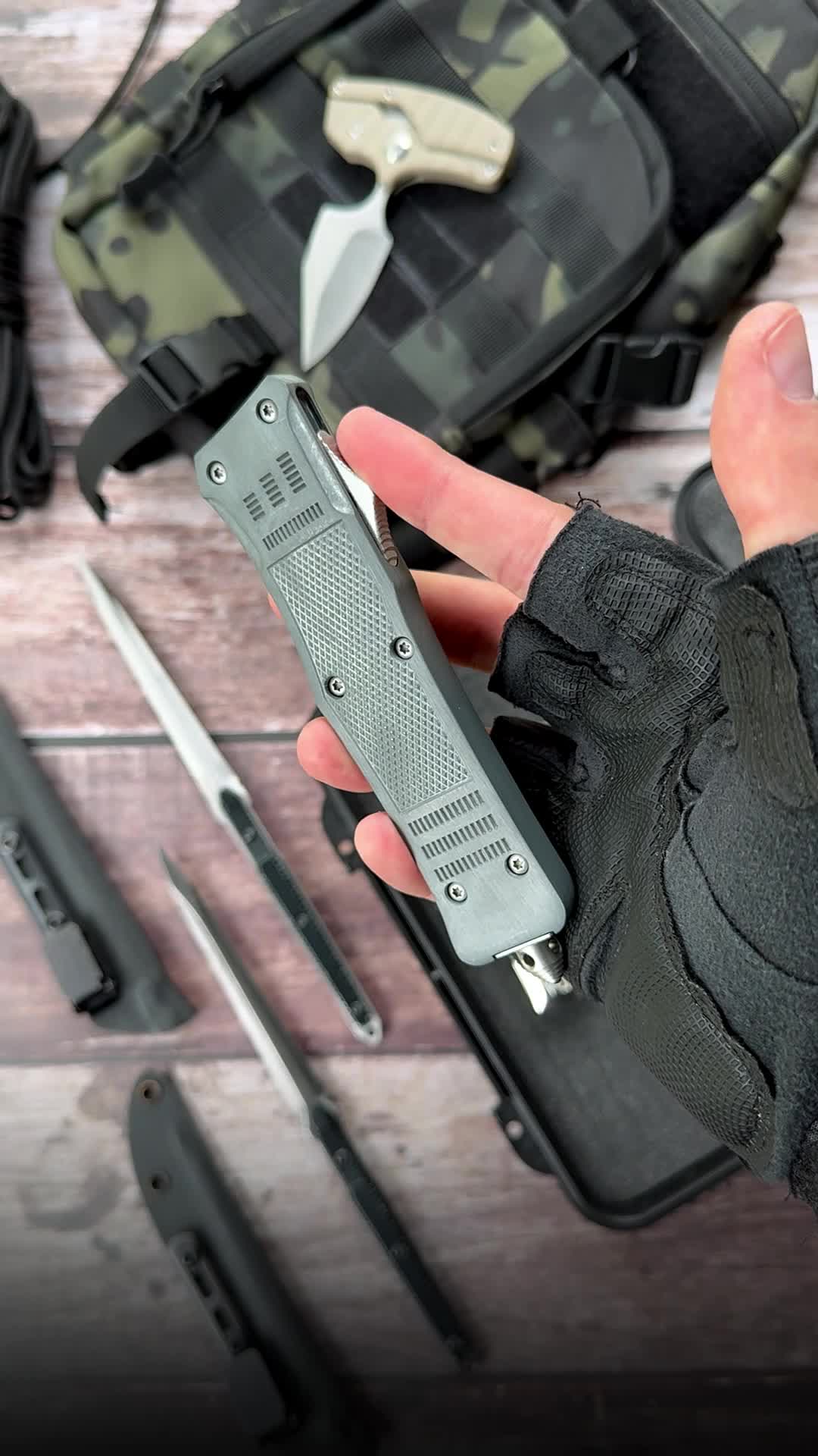 @survival.knives
