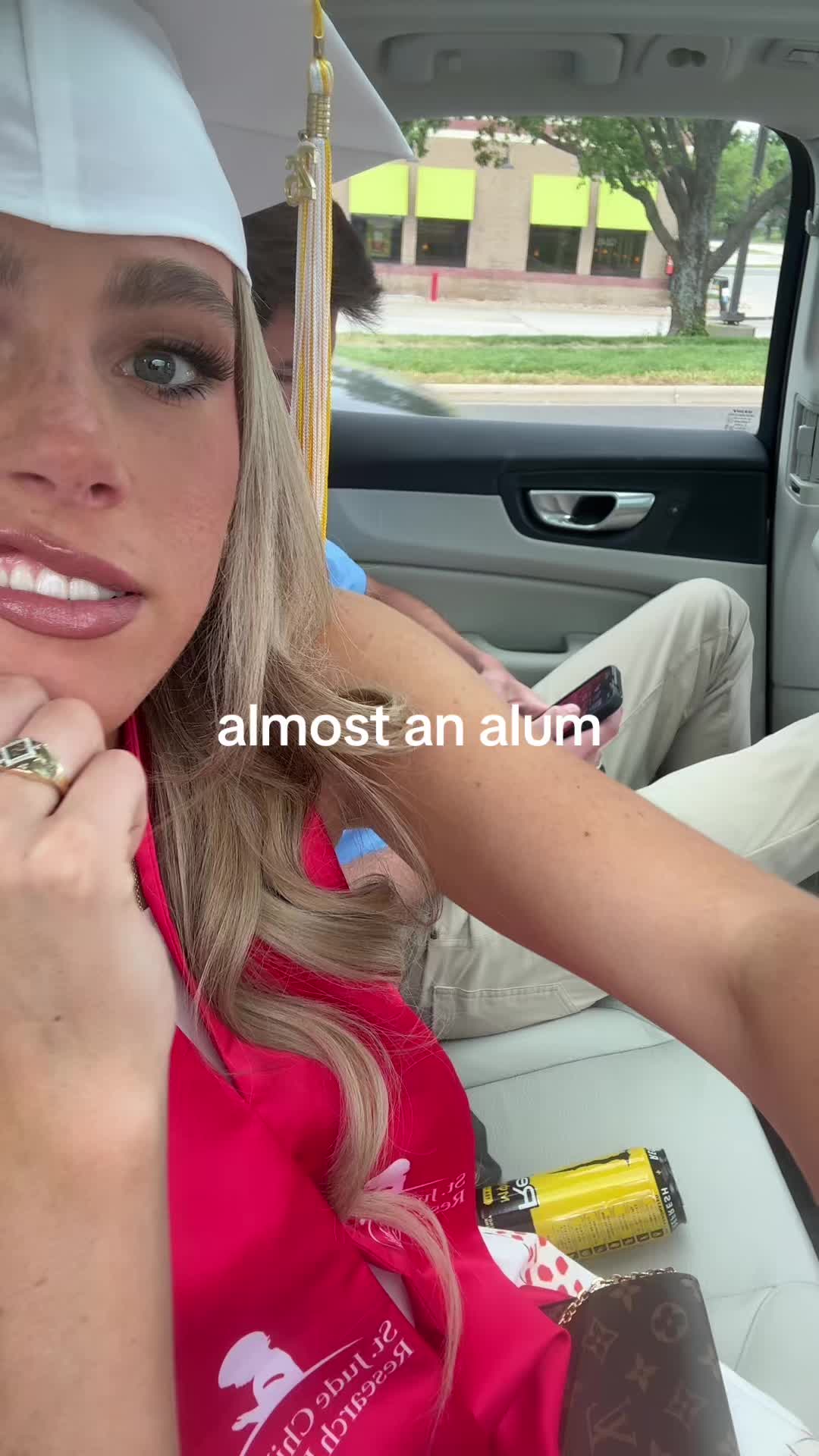 @julbfallon