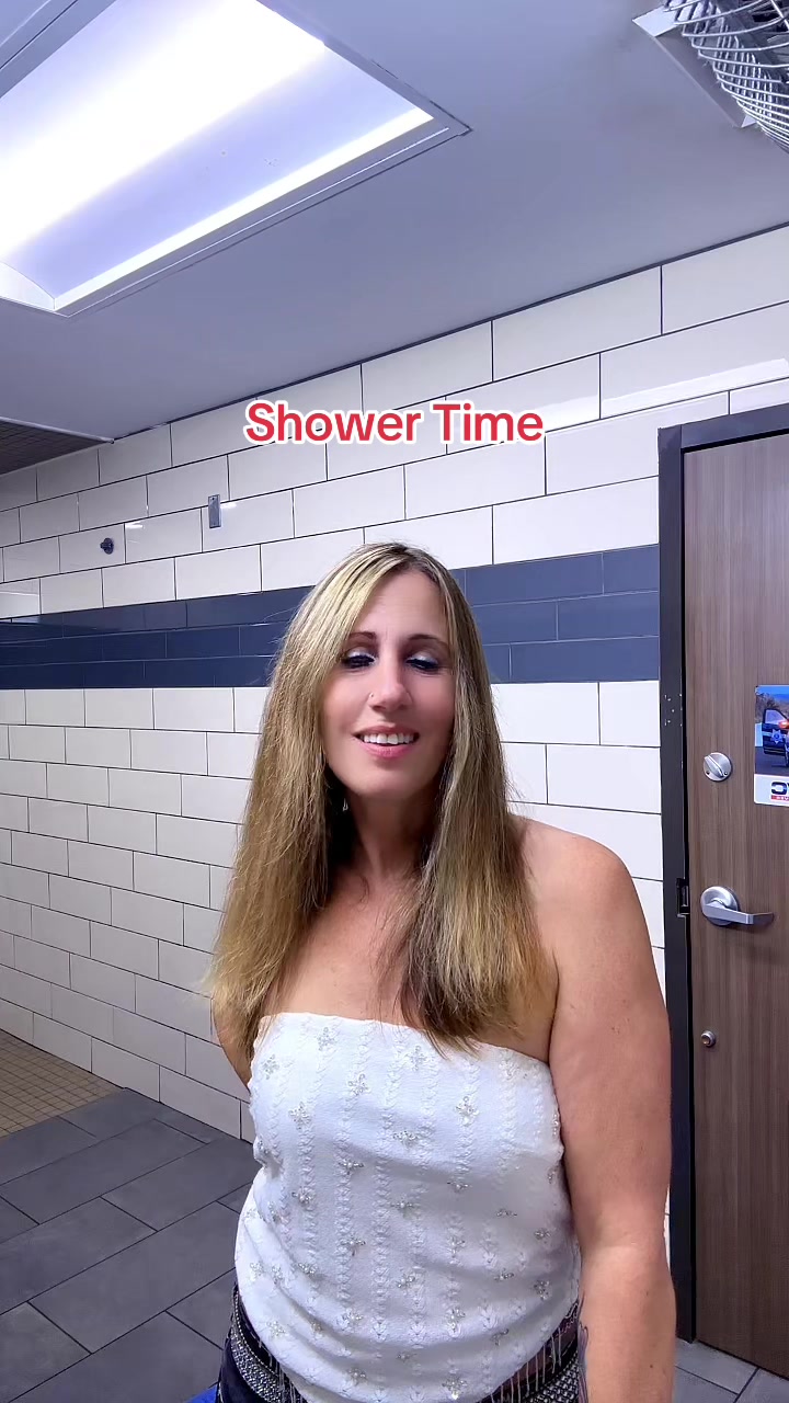 @TruckerQueen77