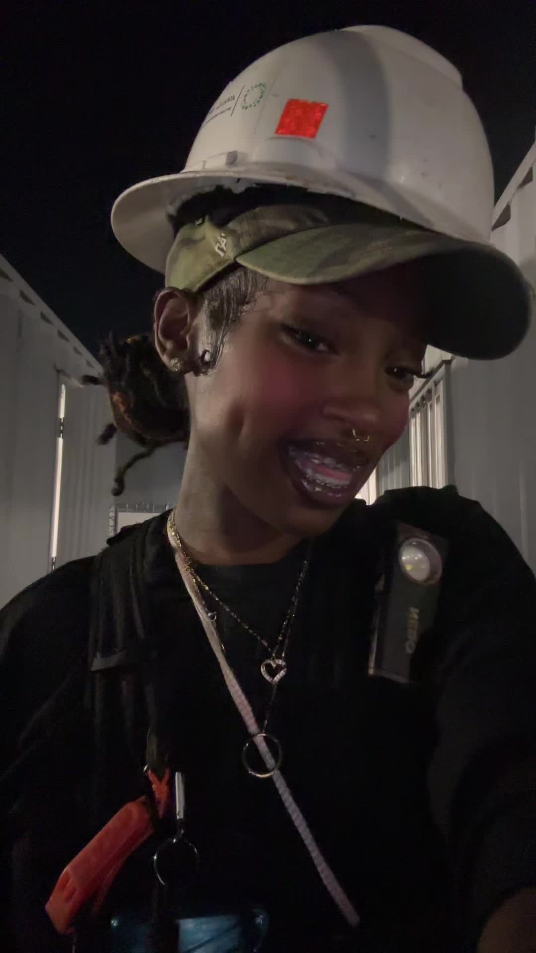 @La'Nae Bae