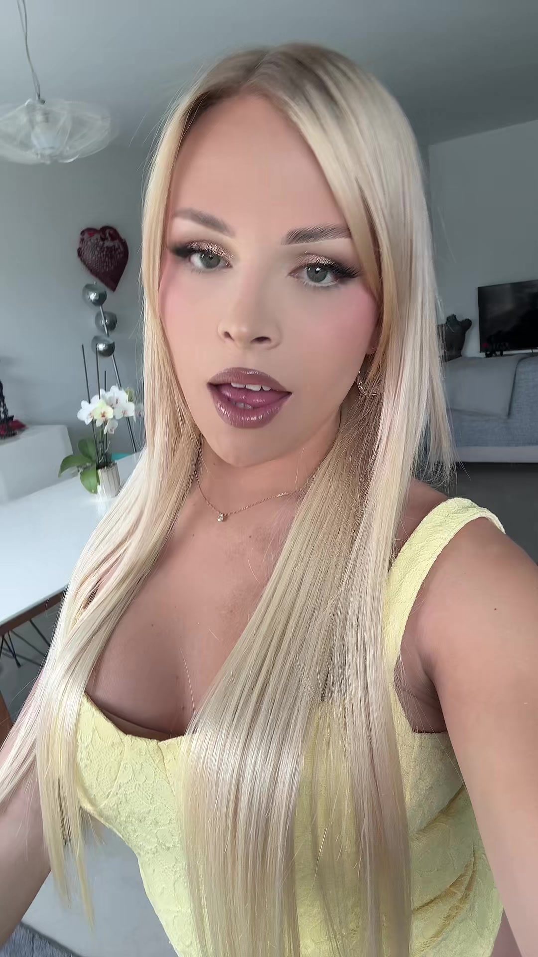 @uwn.diana
