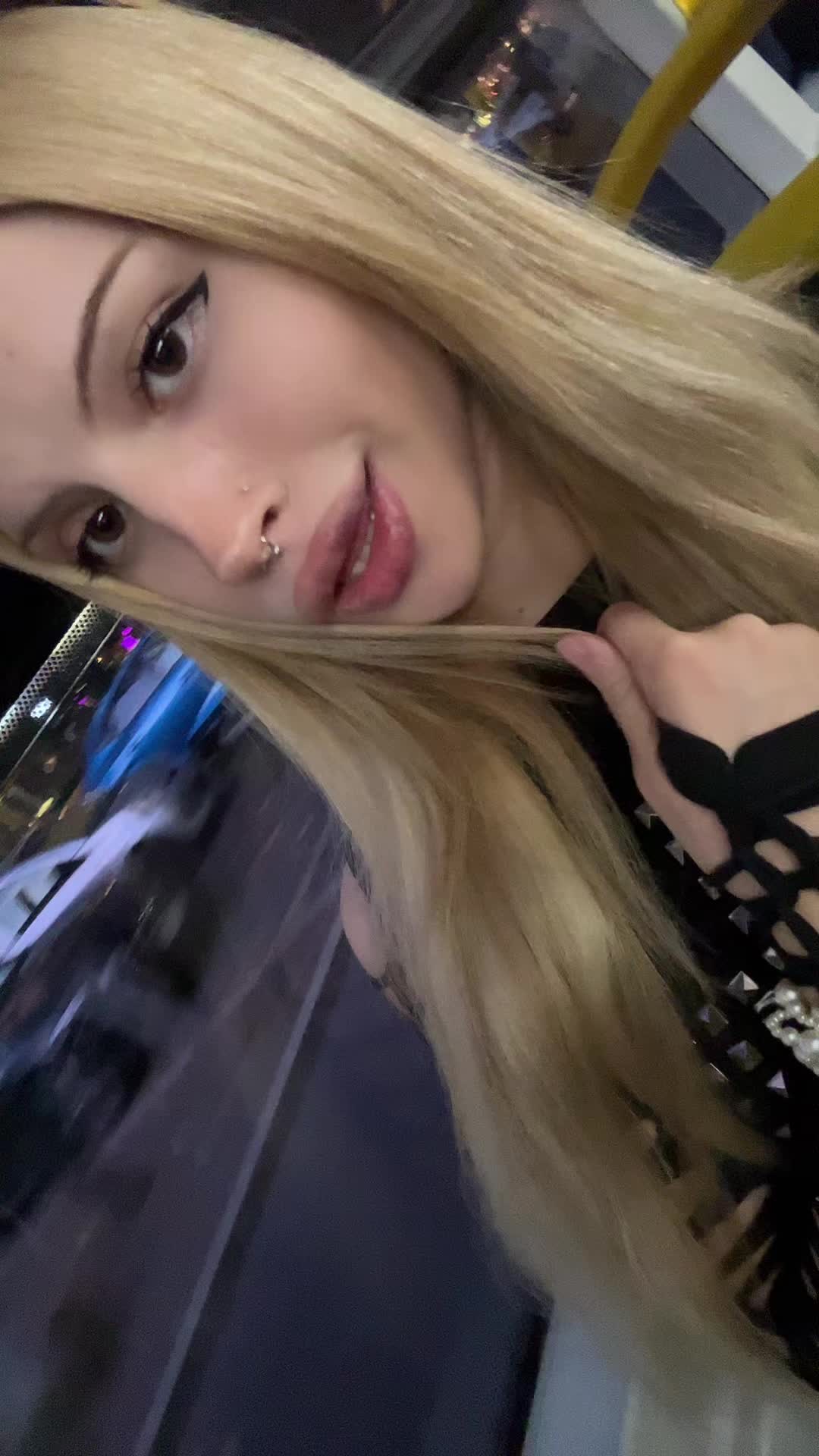 @^^