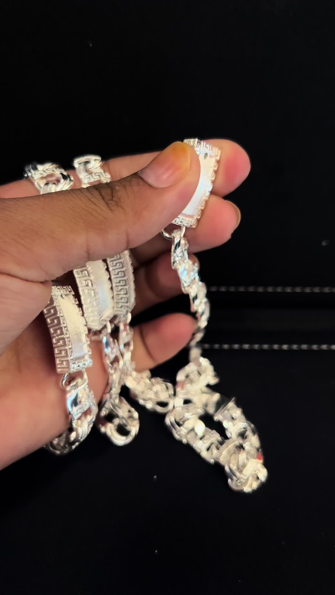 @AliJewelers