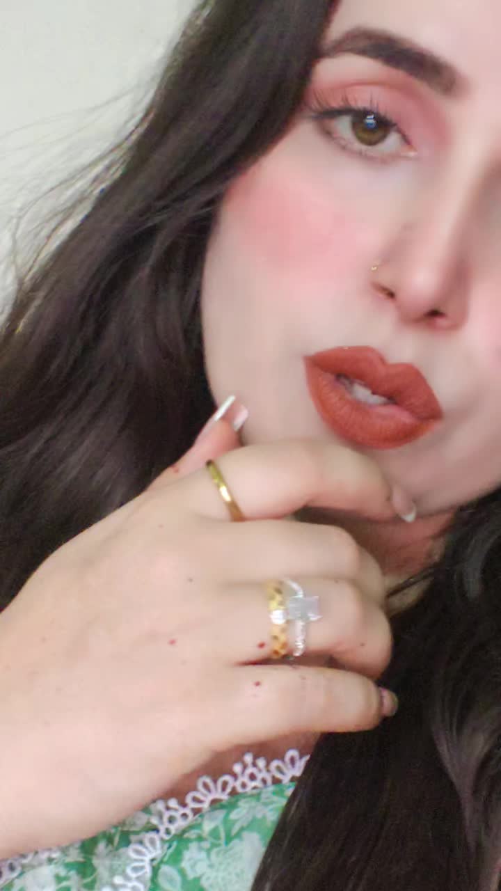 @missqueen2064