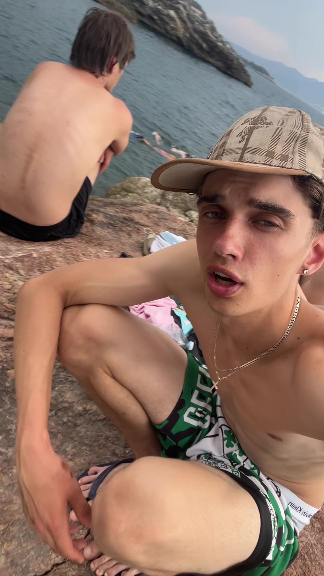 @Ajsb