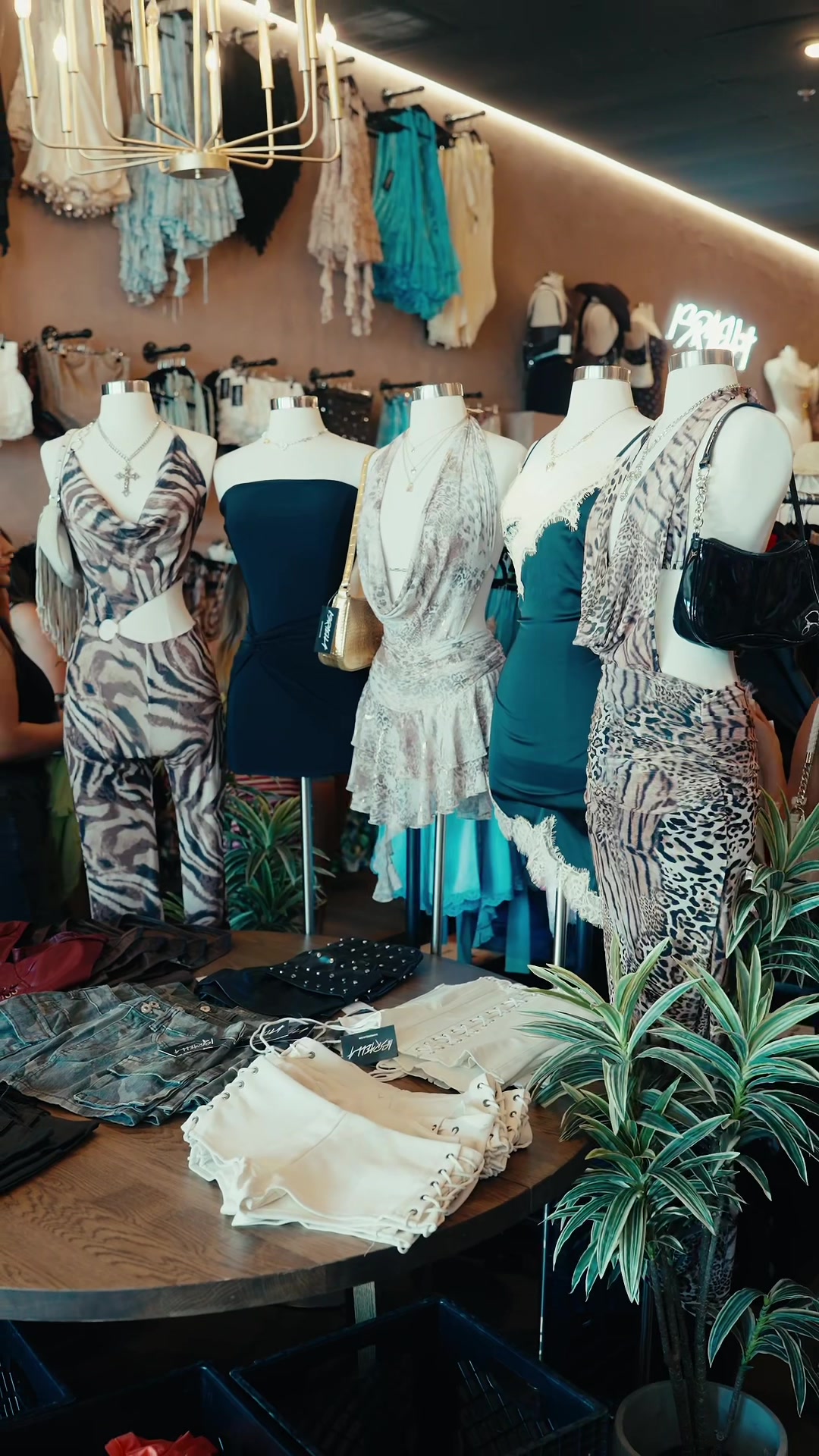 @Shop Israella Vegas Boutique