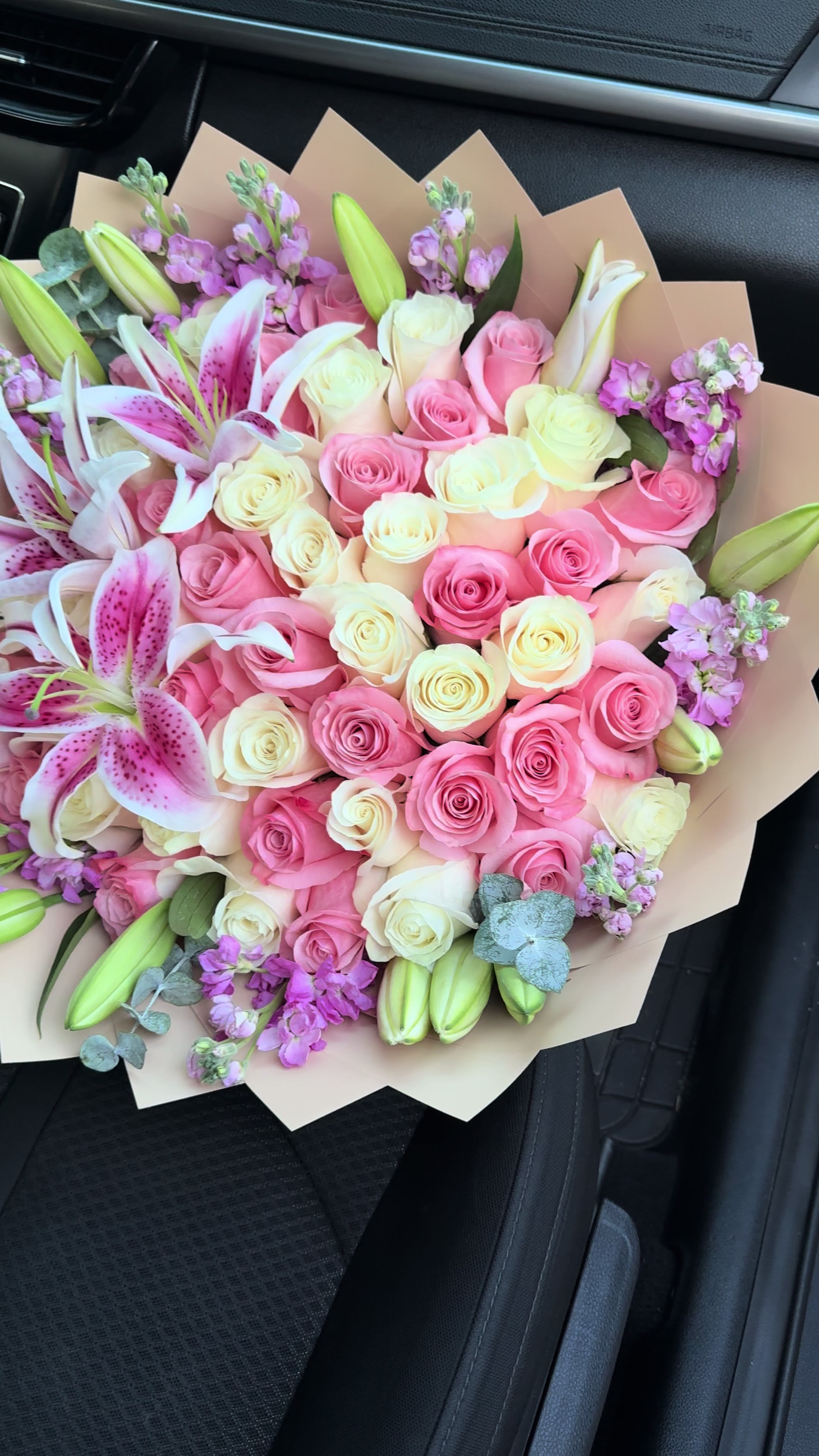 @rossellblooms