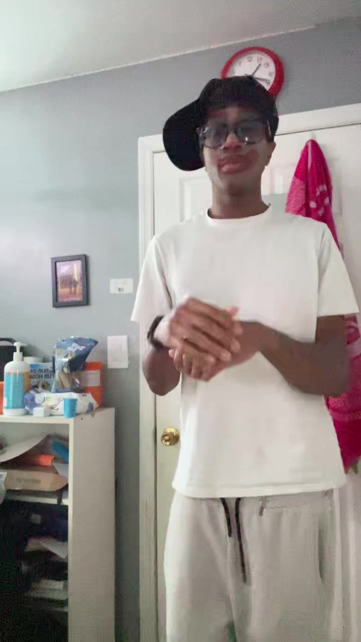 @TJ.😬