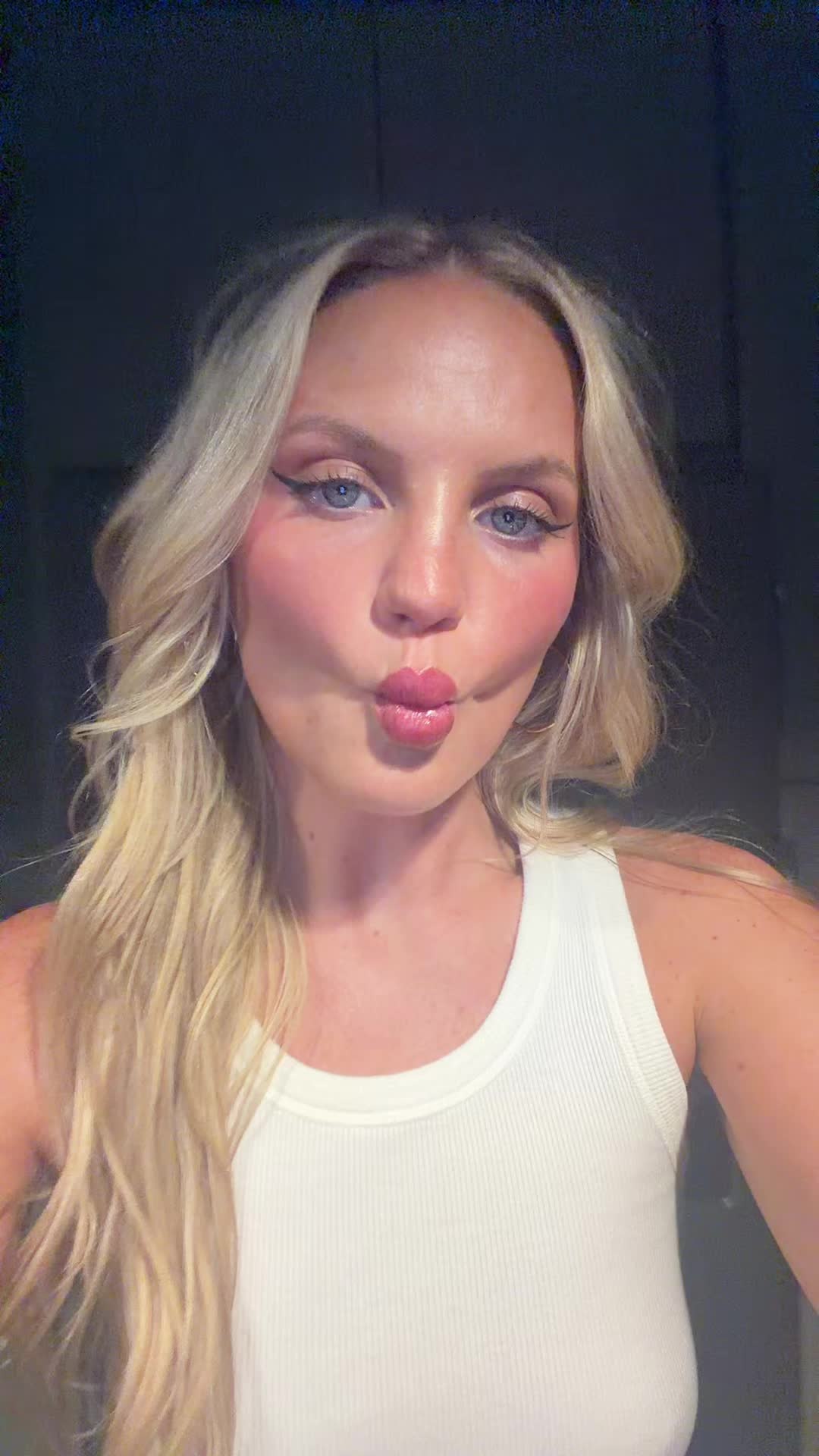 @Lo