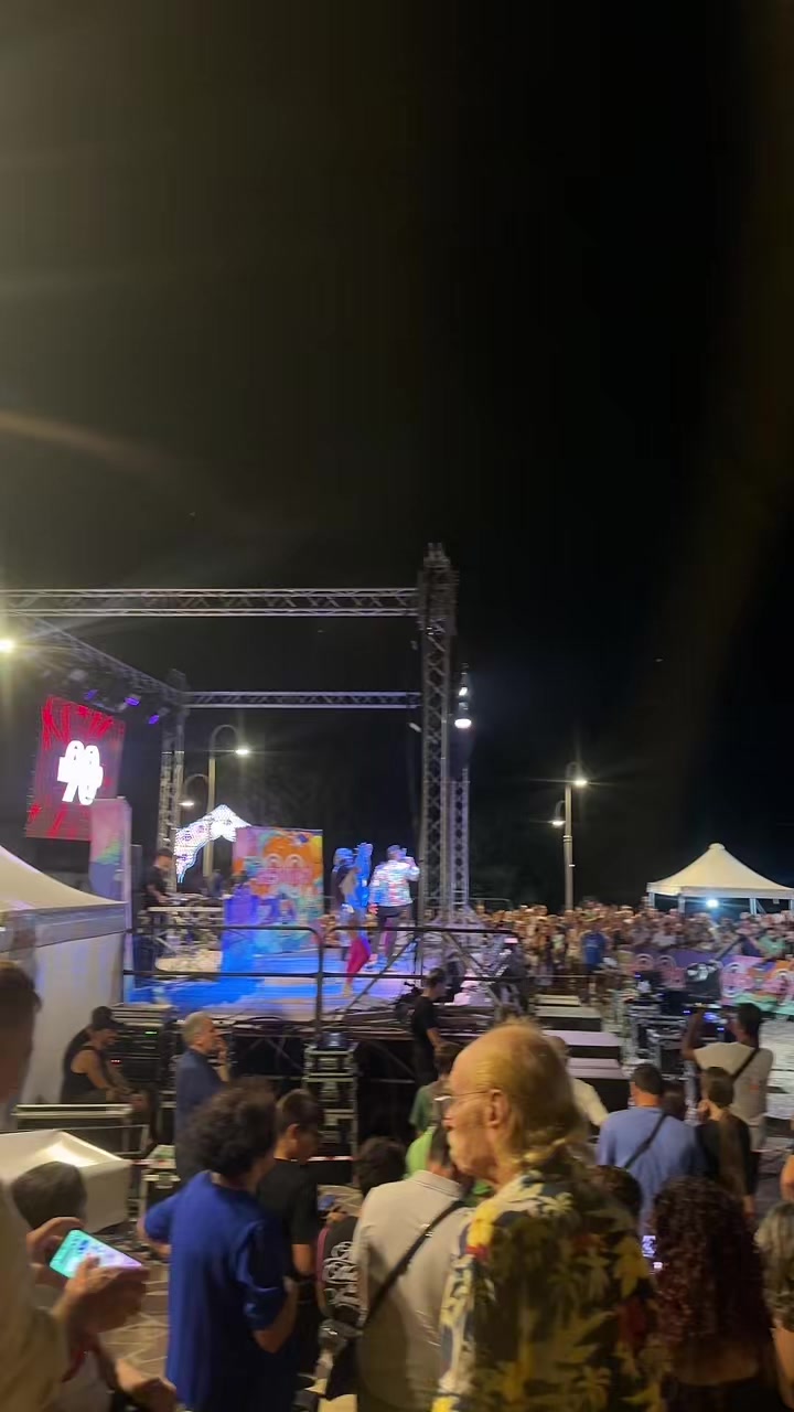 @rebyMirzea