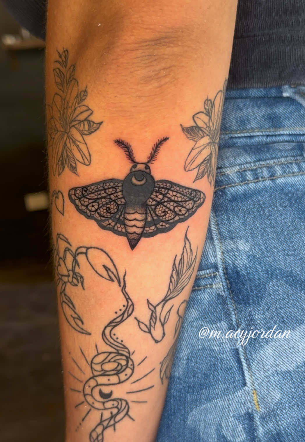 @fineline tattoo artist ❦