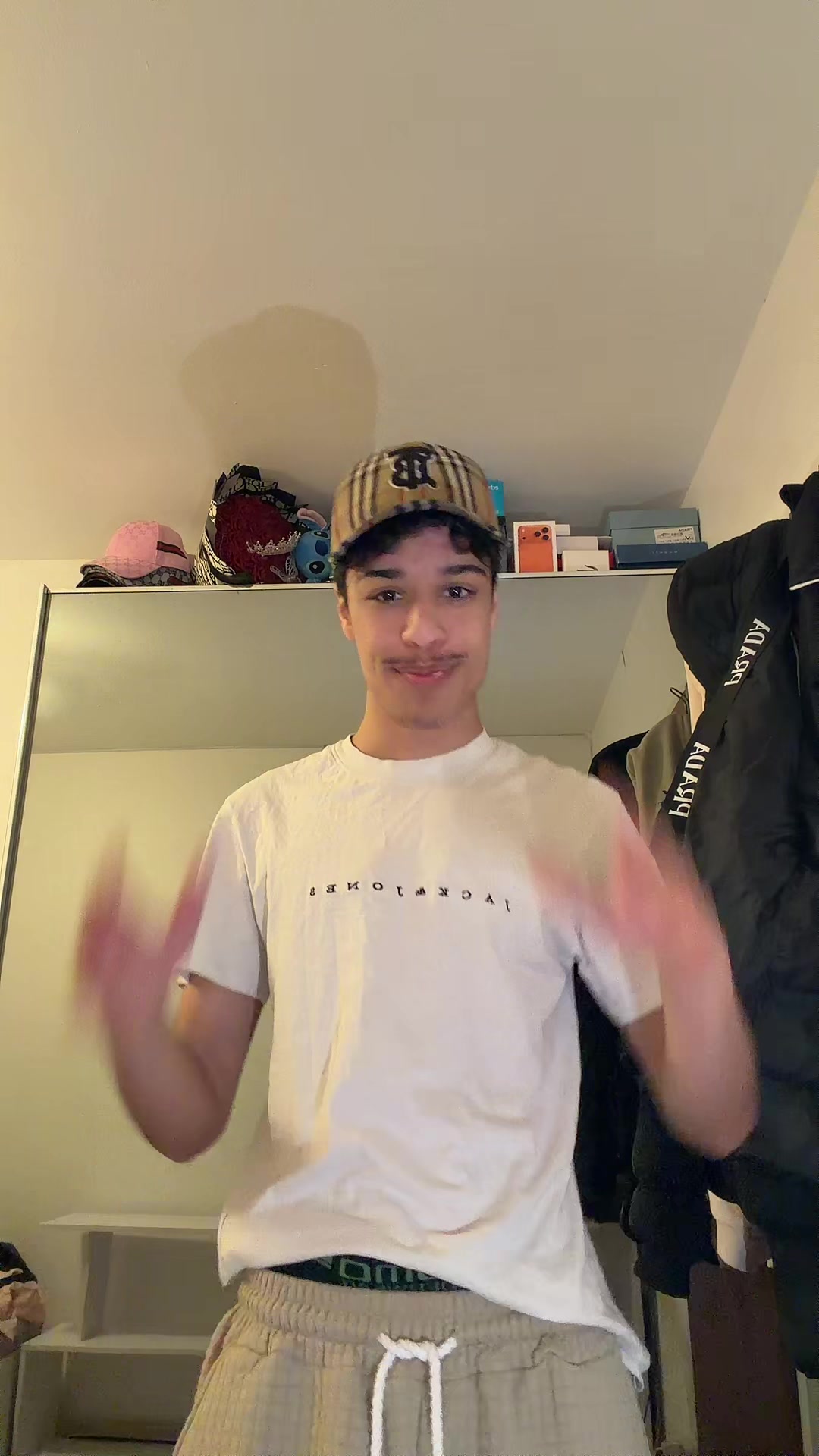 @Hewadbroo