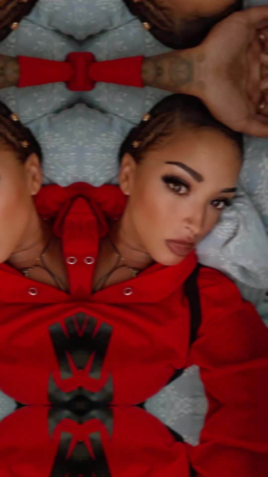@Gi