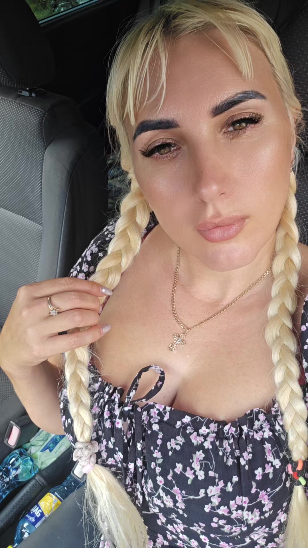@Arina_11_007