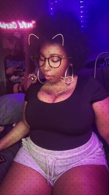 @𓀏🐾BIGG 𝒫URR👁️⃤💦