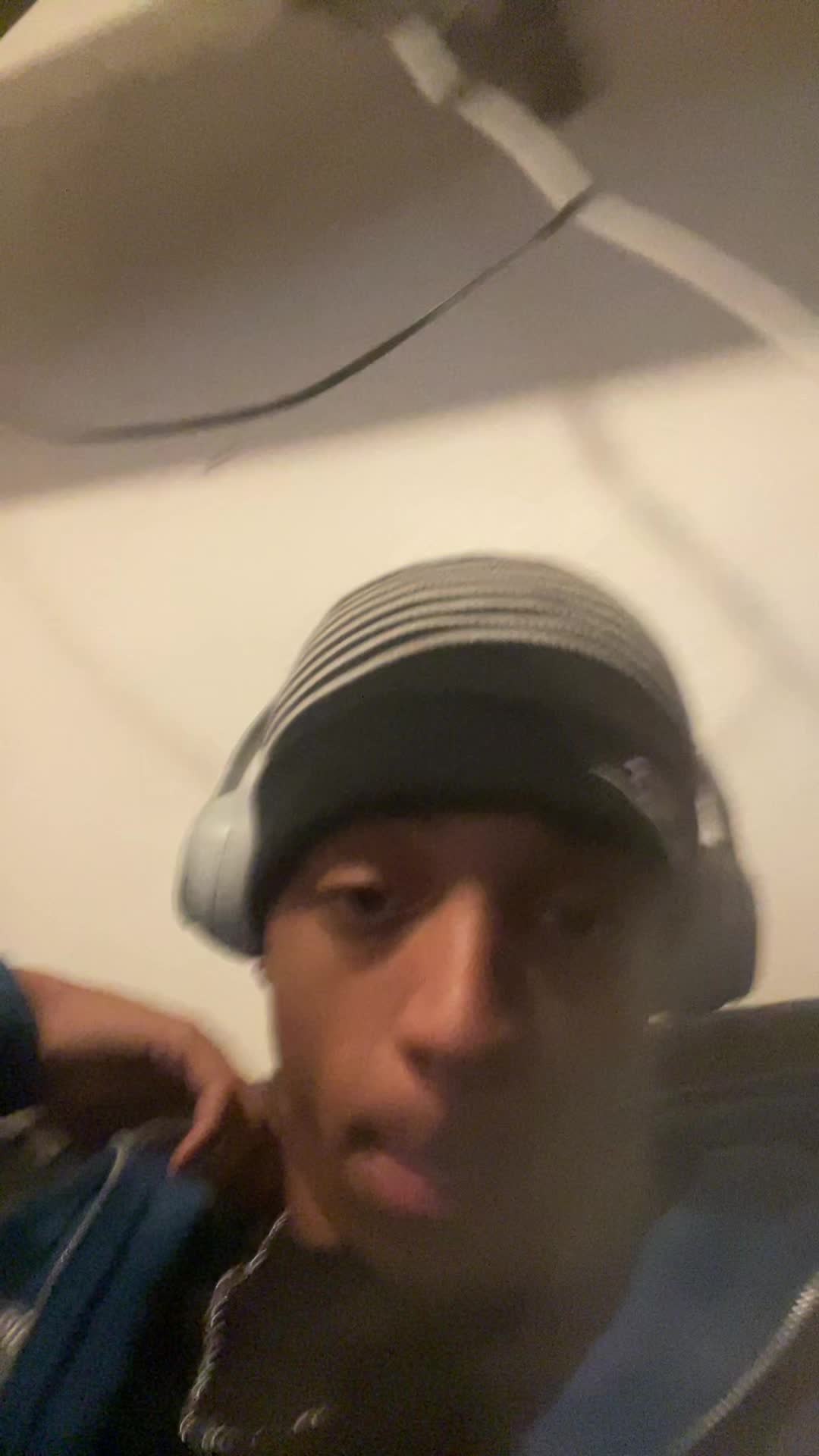 @⃟