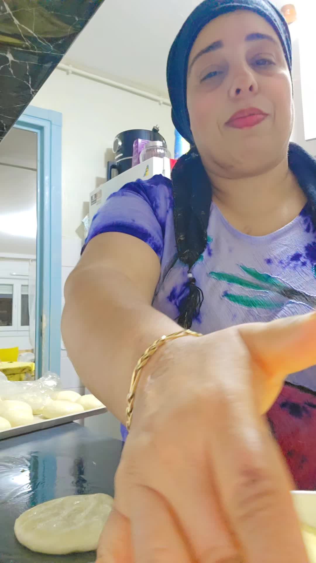 @متواضعة في فرنسا