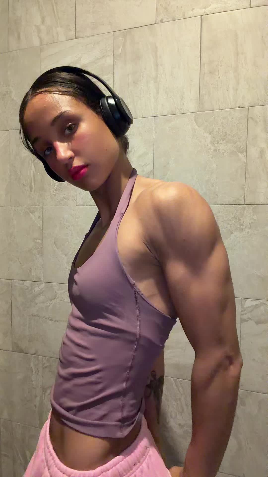 @charbearlifts