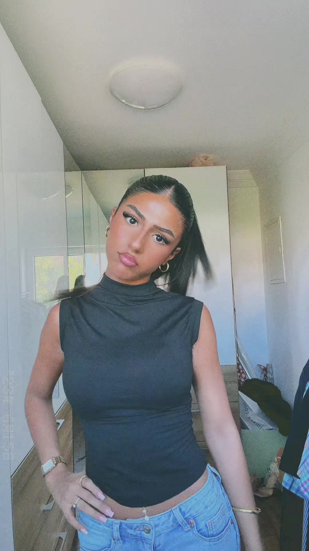 @LiveTina250k