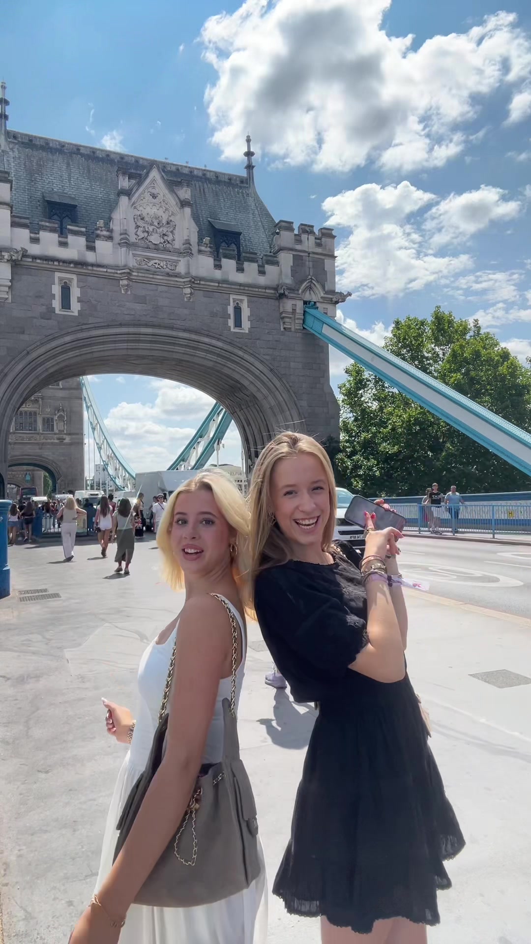 @ella_cdn