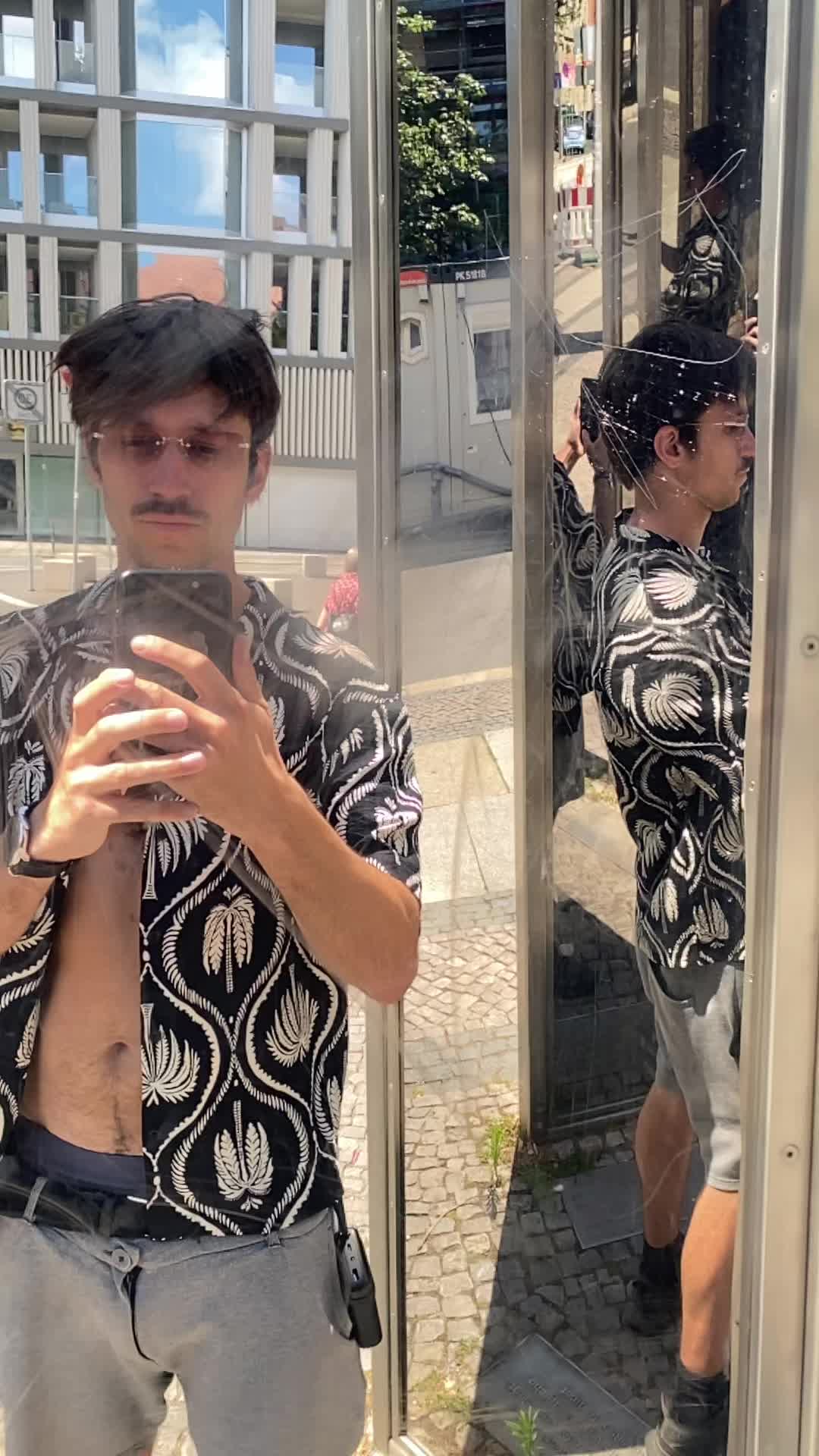 @Art1fact