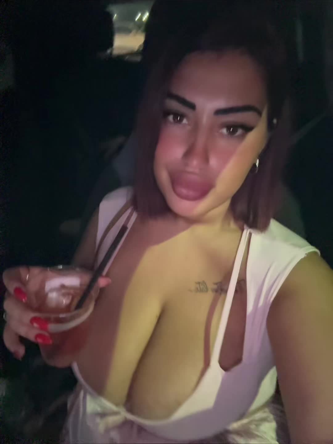 @_rosypetrone_