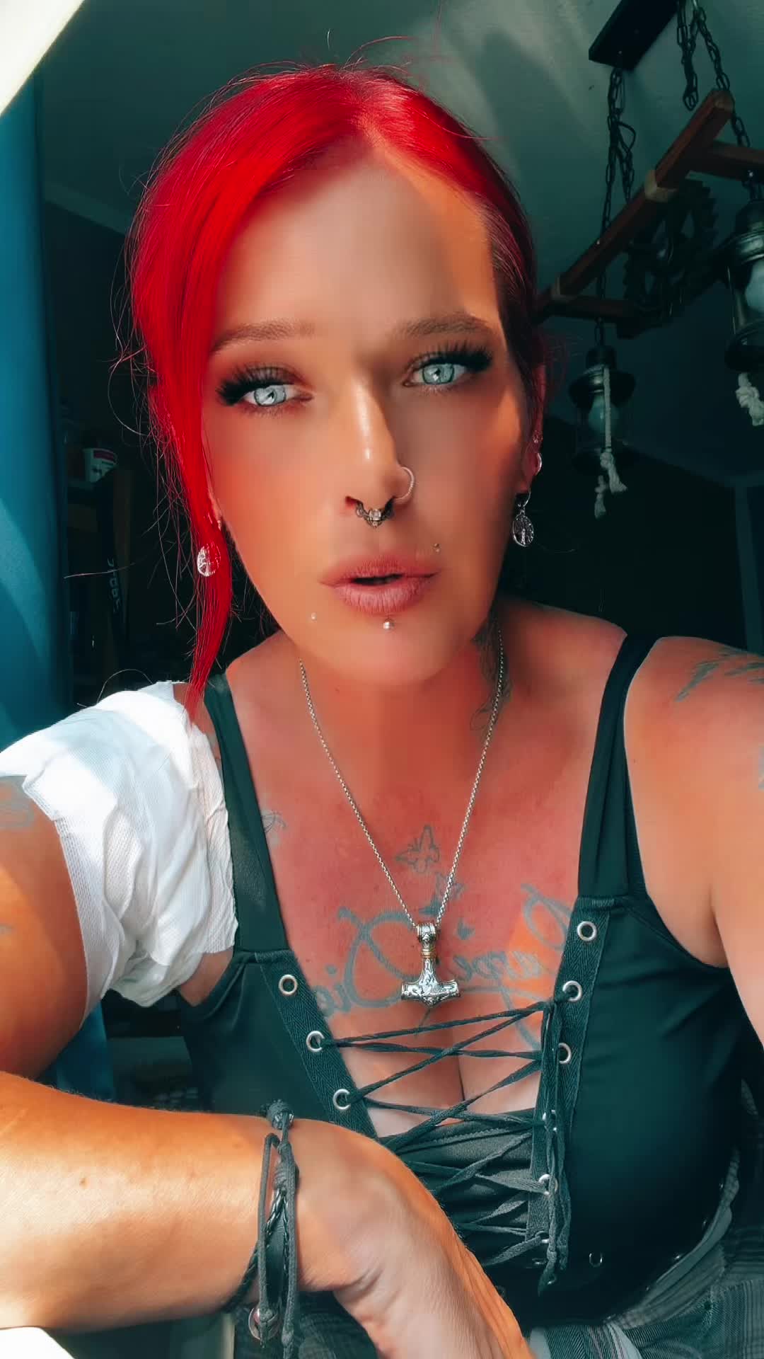 @Teufelchen     🧚&zwj;♀️😈🧚&zwj;♀️