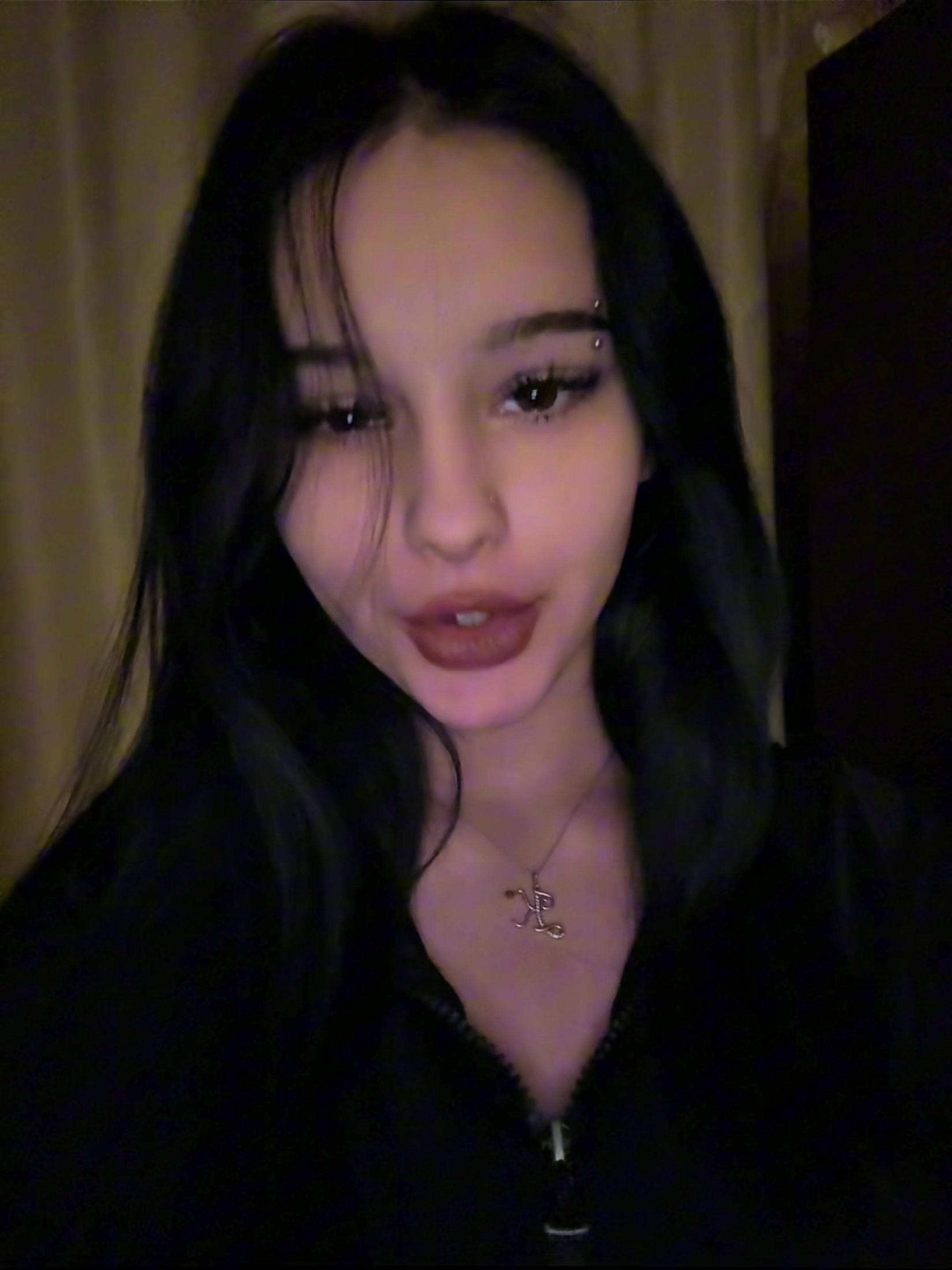 @темный романтик🕸️