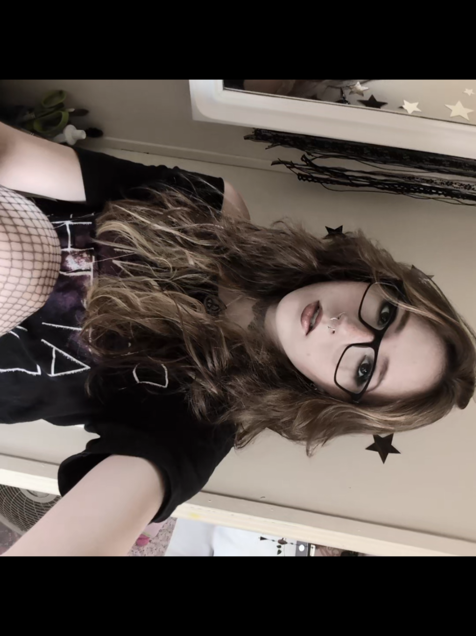 @violet emmaline🪻⋆.ೃ࿔*:・