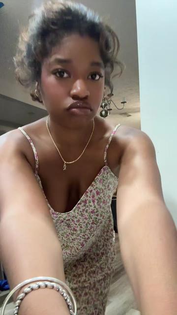 @raelovely