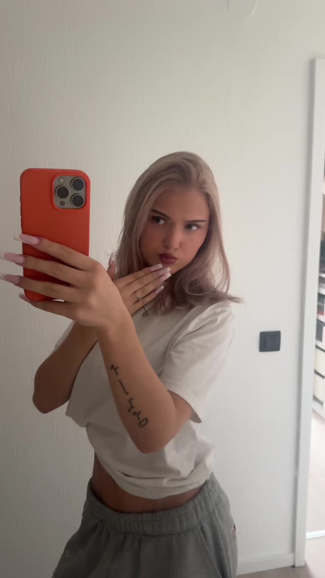 @lauramarie
