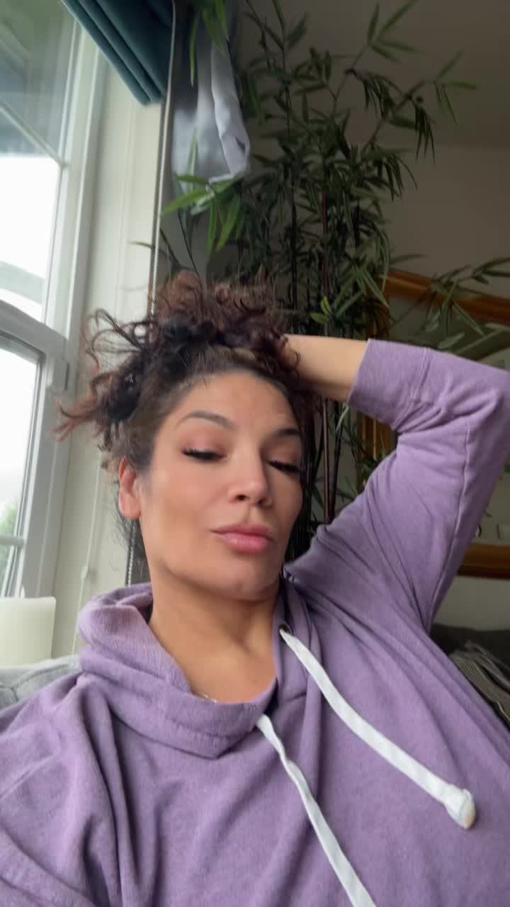 @AuntySuzy 🕊️☔️💜