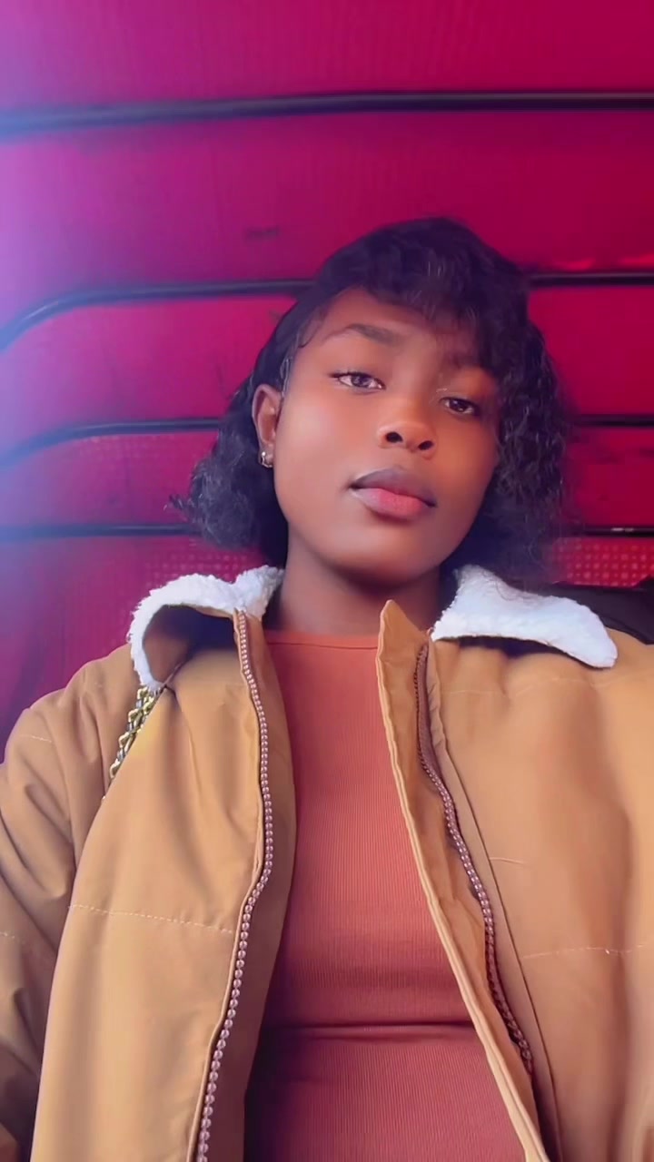 @𝓕𝓮𝔂🌸