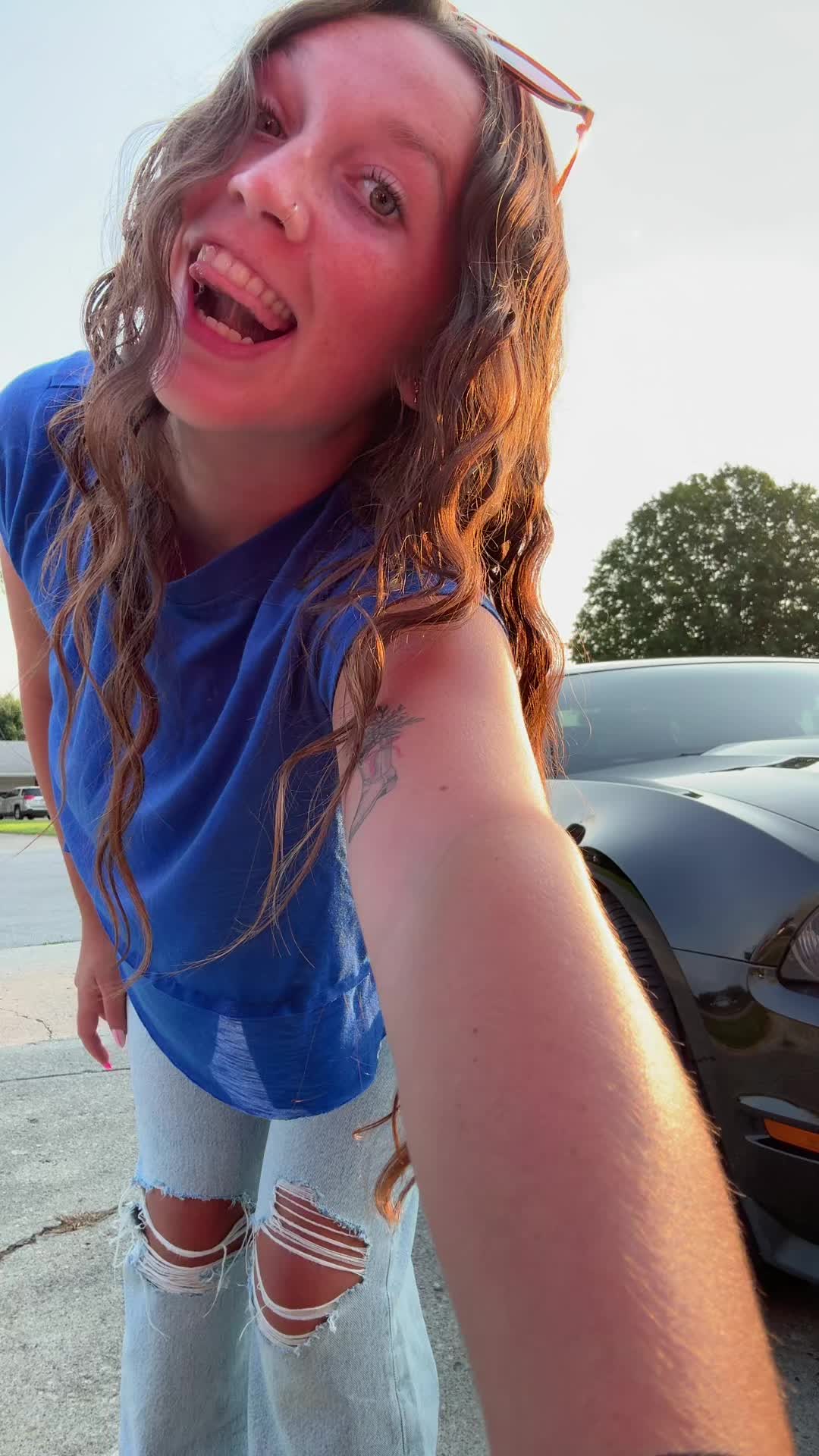 @️