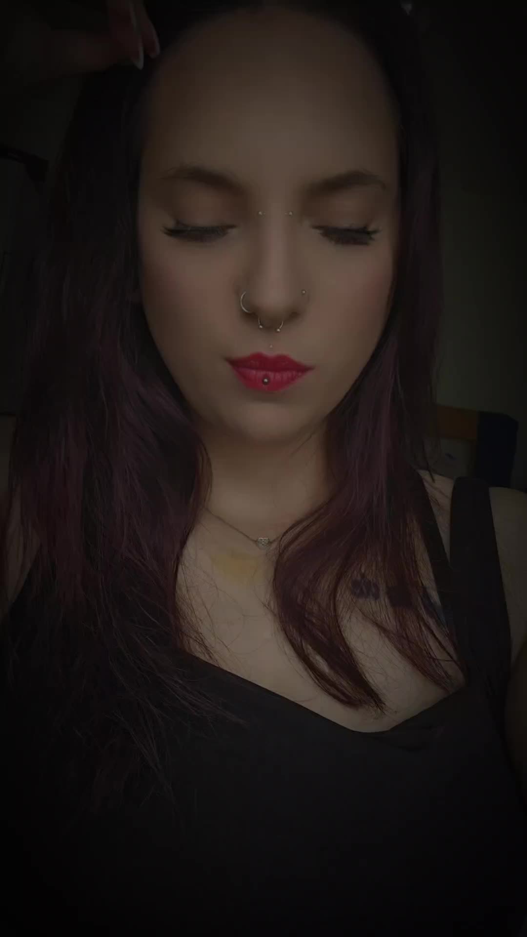 @𝓐𝓷𝓷𝓲 🖤